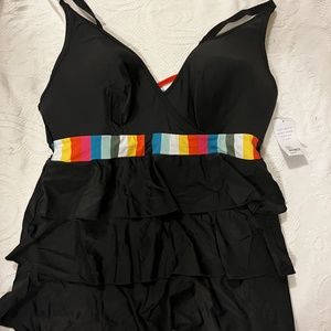 new with tags! women's black plus size swim top size 14